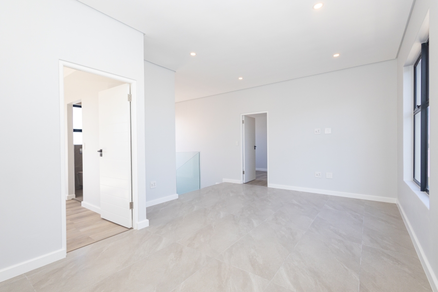 4 Bedroom Property for Sale in Sandown Western Cape